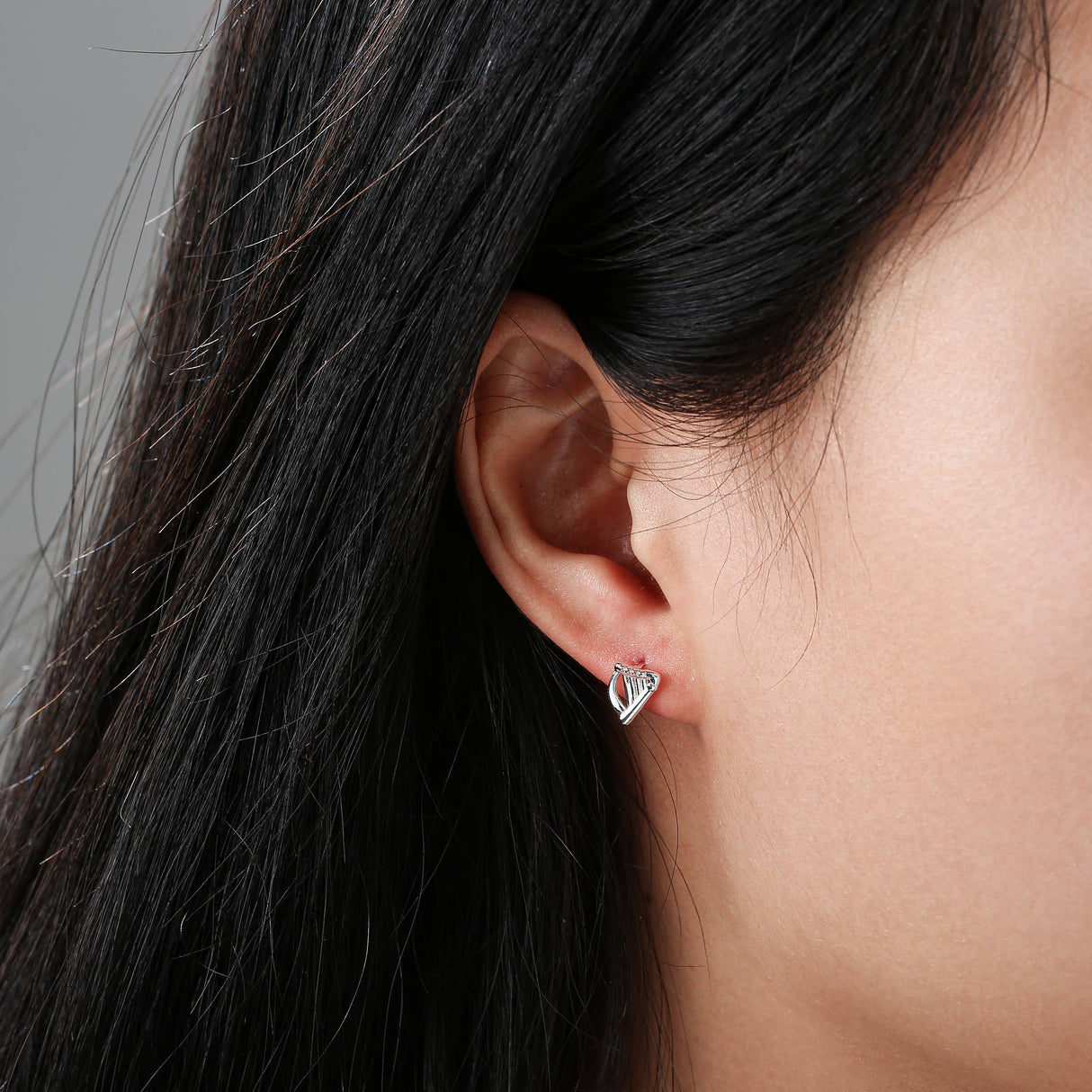Gra Collection Plain Harp Earrings