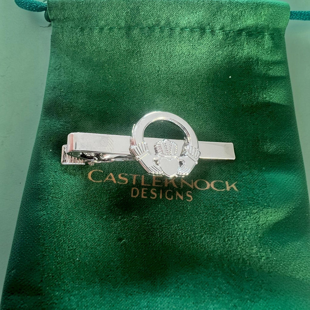 CastleKnock Designs Claddagh Ring Cufflinks Tie Clip Pin Set - Silver