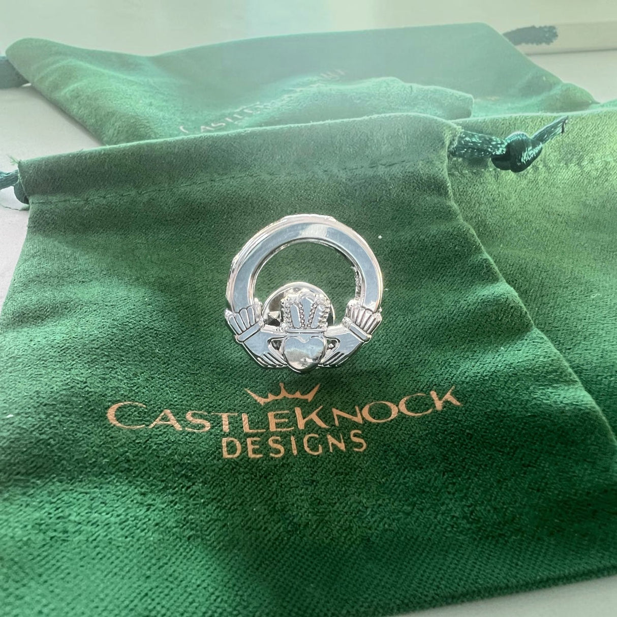 CastleKnock Designs Claddagh Ring Cufflinks Tie Clip Pin Set - Silver