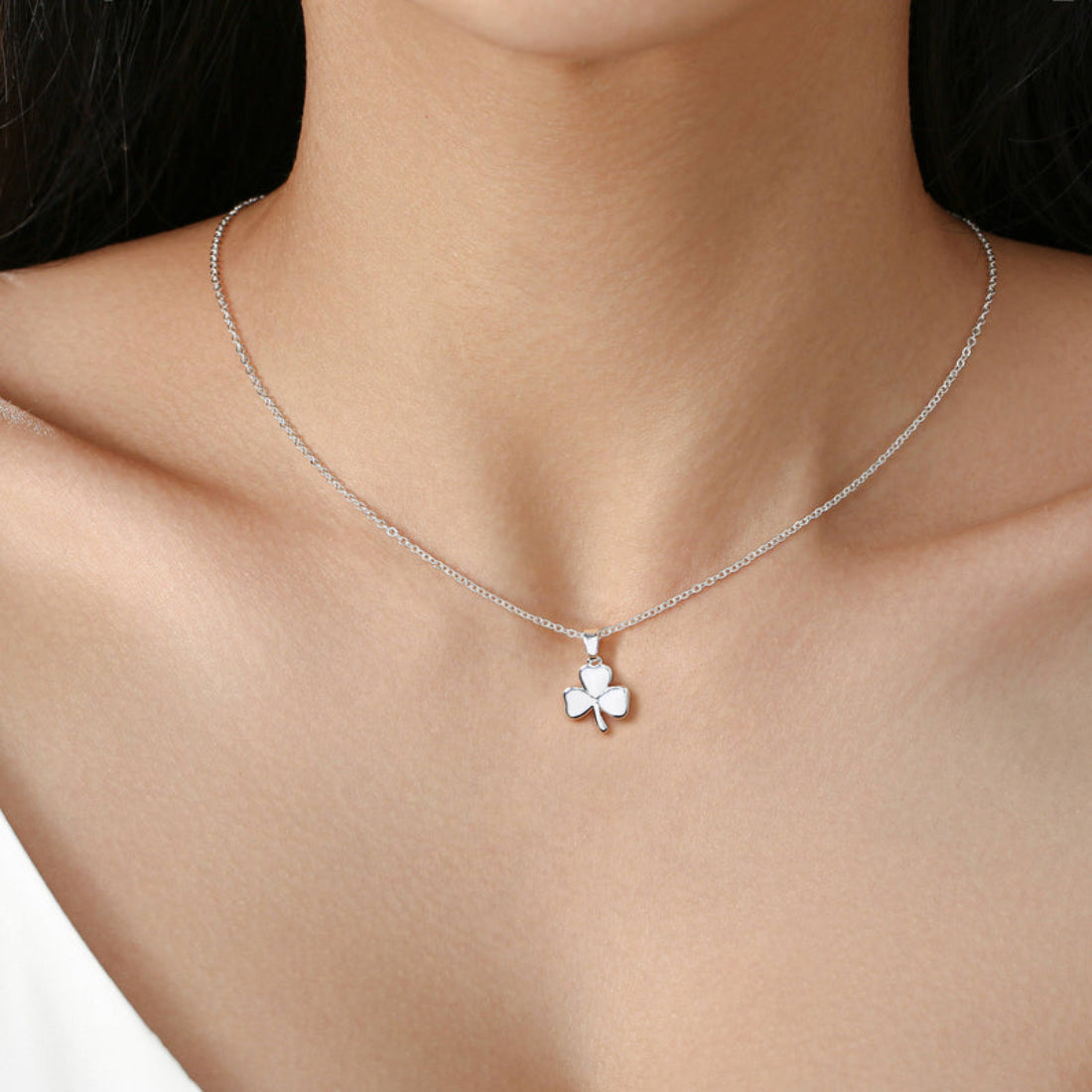 Gra Collection Plain Shamrock Necklace