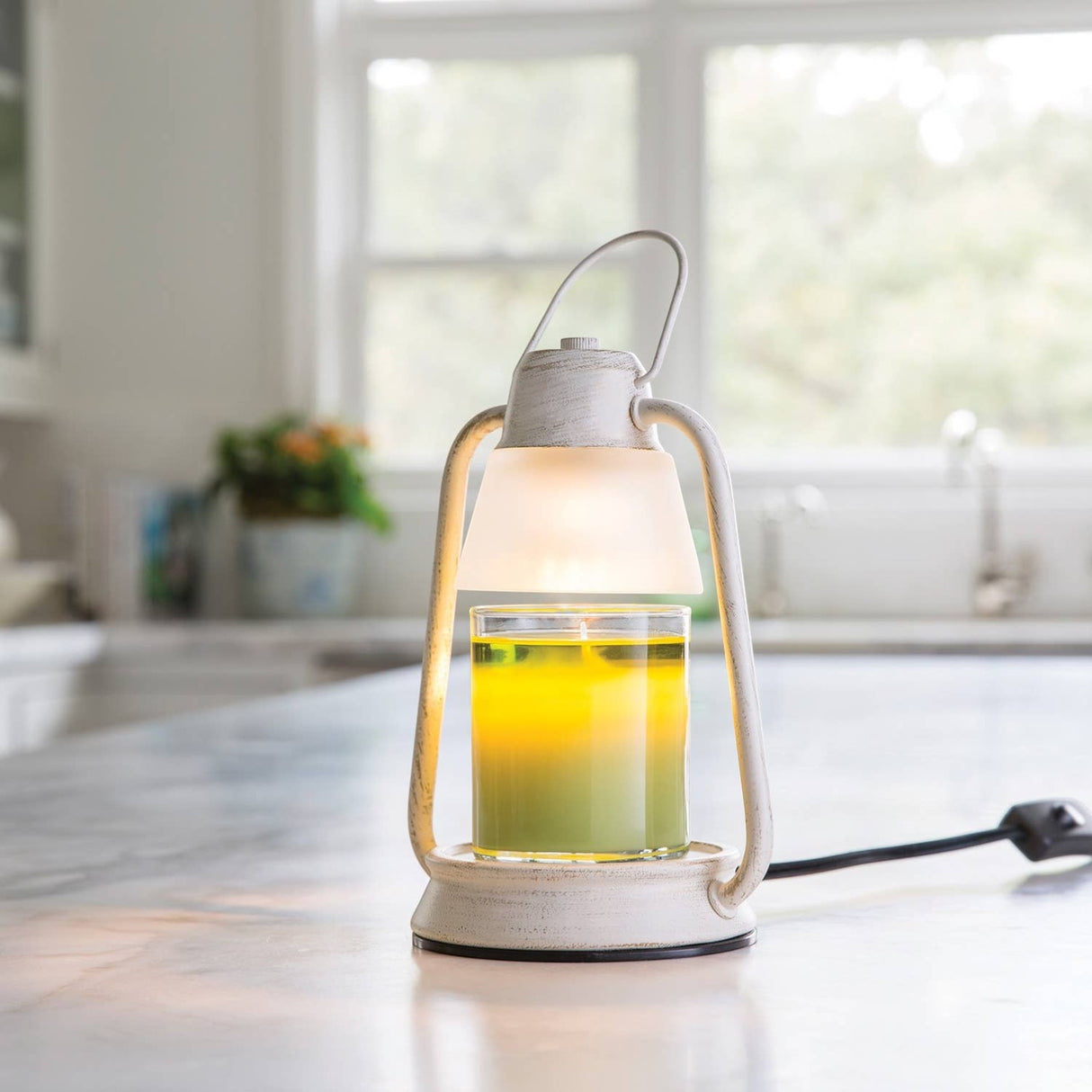 CANDLE WARMERS® Beacon Lantern Candle Warmer