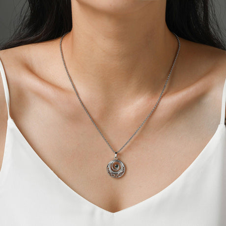 Carrick Round Trinity Green Stone Pendant