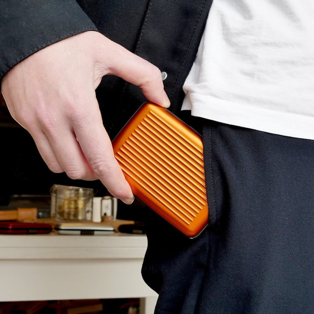 ÖGON Smart Case Stockholm Aluminum Card Holder